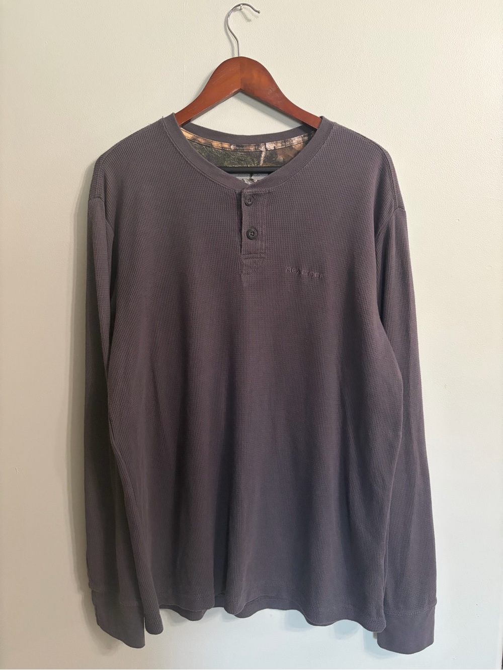 Realtree Men's Long Sleeve Henley in Charcoal Gray